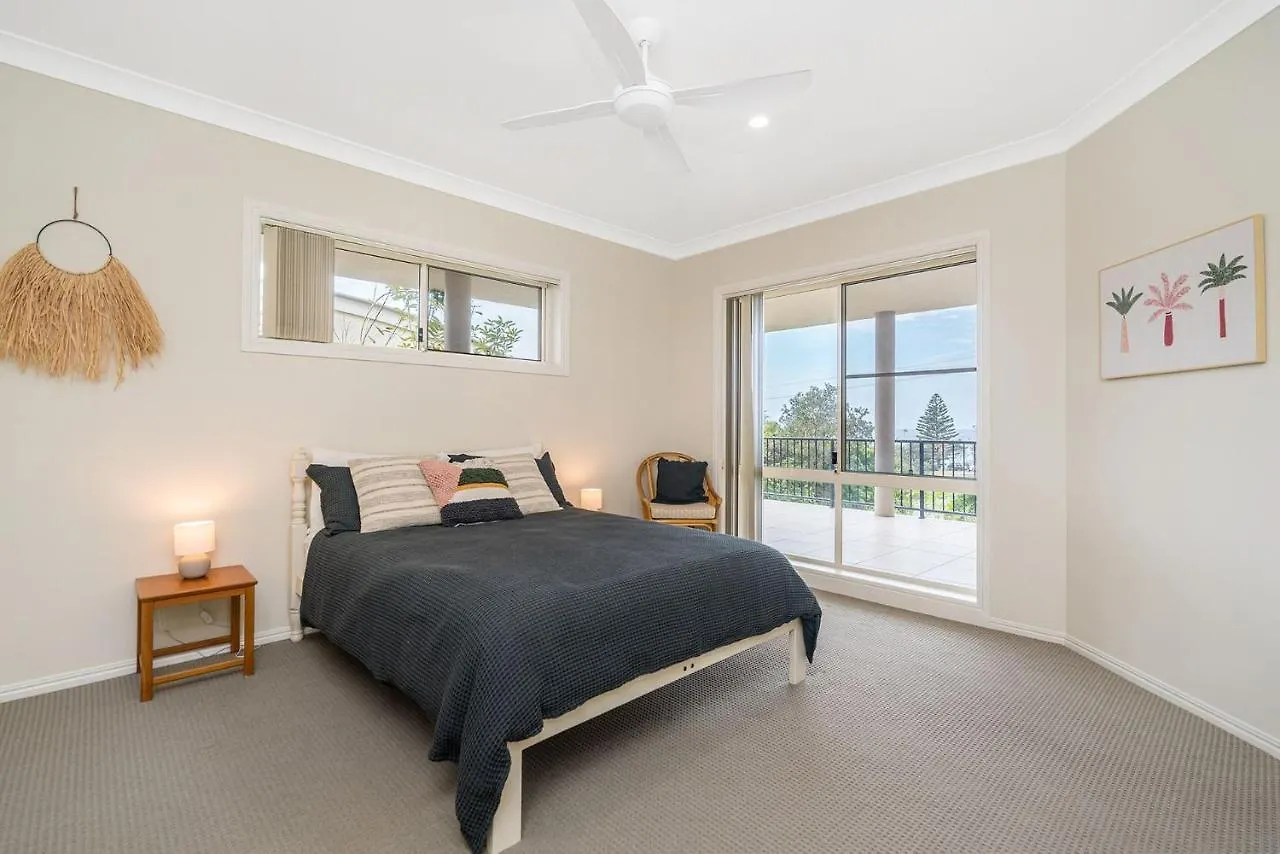 Holiday home A Perfect Stay - Sunrise On Shelly East Ballina